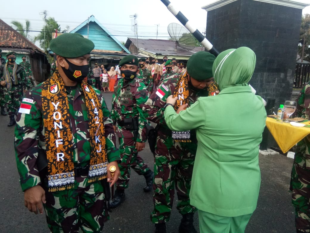 Penyambutan Kedatangan 400 Prajurit Purna Tugas Satgas Pamtas RI-RDTL Sektor Timur Atambua, Nusa Tenggara Timur, Yonif Raider 142/Ksatria Jaya tiba di Mako Yonif Raider 142/KJ Kota Jambi. (FOTO : JambinetID/Korem042/Gapu)