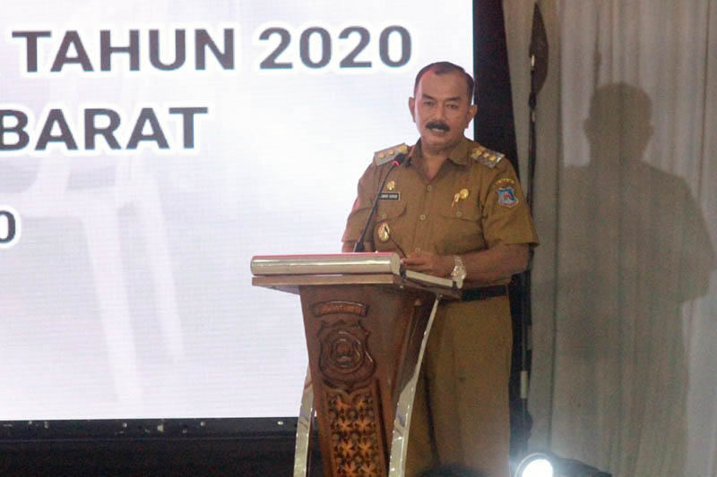 Wakil Bupati Drs. H. Ambir Sakib Saat Sambutan pada Acara Evaluasi dan Konsolidasi Penyelenggaraan Pilkada Serentak Tahun 2020 yang diselenggarakan Polres Tanjab. [FOTO : JambiNET/HMS]