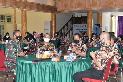 Korem 042/Gapu menggelar Pembinaan Peningkatan Kemampuan Keluarga Besar TNI bertempat di Gedung Balai Prajurit Makorem 042/Gapu, Kota Jambi, Kamis (28/10/2021). FOTO : PENREM 042/GAPU